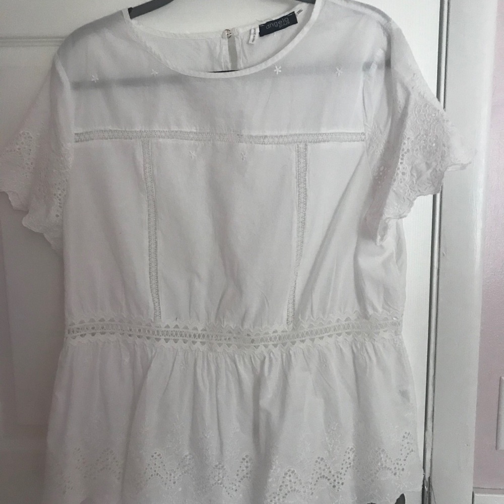 Beautiful detail white top